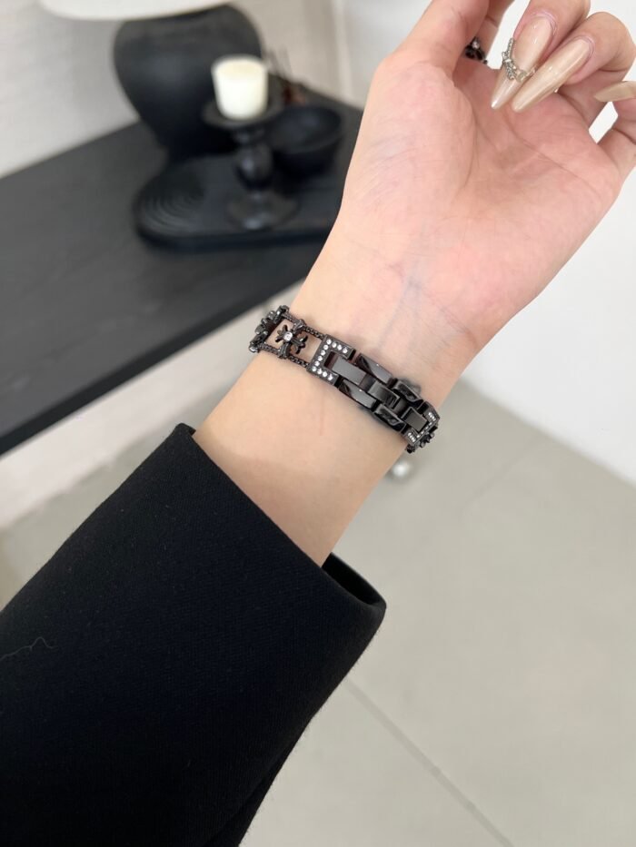 Floral Diamond Metal Link Band for Apple Watch – Luxury Chain Design - Image 36