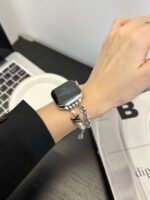 Premium Chain Bracelet Strap for iWatch – Stainless Steel, Fashion Style - Image 3