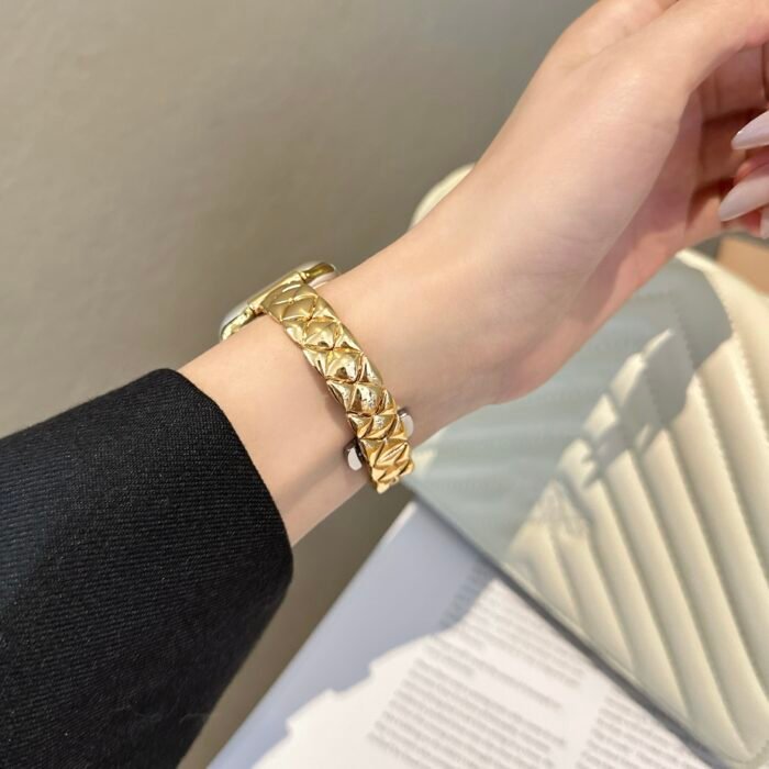 Quilted Metal Bracelet Band for Apple Watch – Luxury Diamond Pattern Design - Image 12