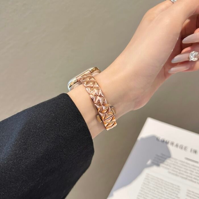 Quilted Metal Bracelet Band for Apple Watch – Luxury Diamond Pattern Design - Image 4