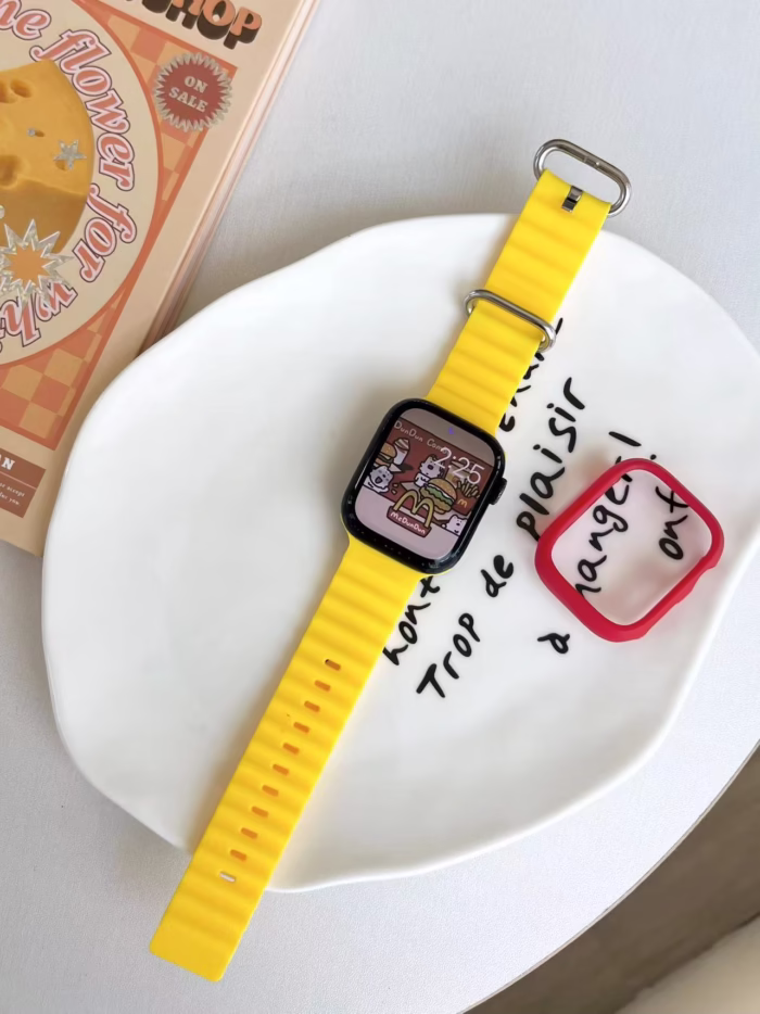 Ocean Color Block Silicone Apple Watch Band – Soft, Durable & Sweat-Resistant - Image 3